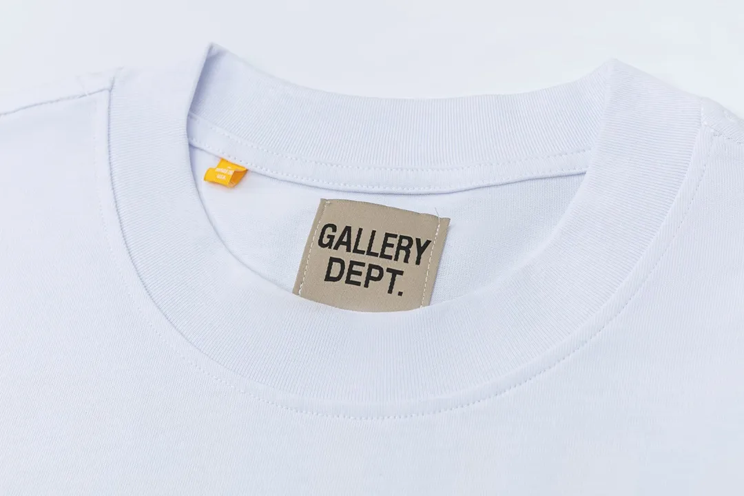 Model D139 Gallery dept American trendy brand offset printing ten gold powder printing, high street short-sleeved T-shirt, the printing is breathable, soft and non-sticky. After shrinking and shaping, it is soft, comfortable and breathable, does not pill, does not fade and does not change shape, S-XL, p106